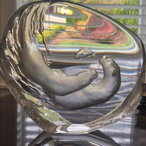 Crystal Playing Otters : Mats Jonasson